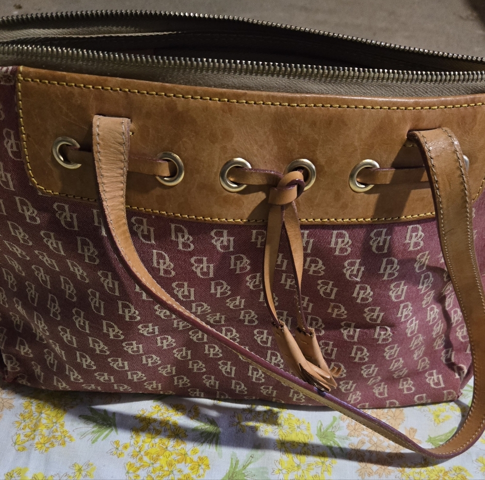 Vintage Dooney and Bourke handbag